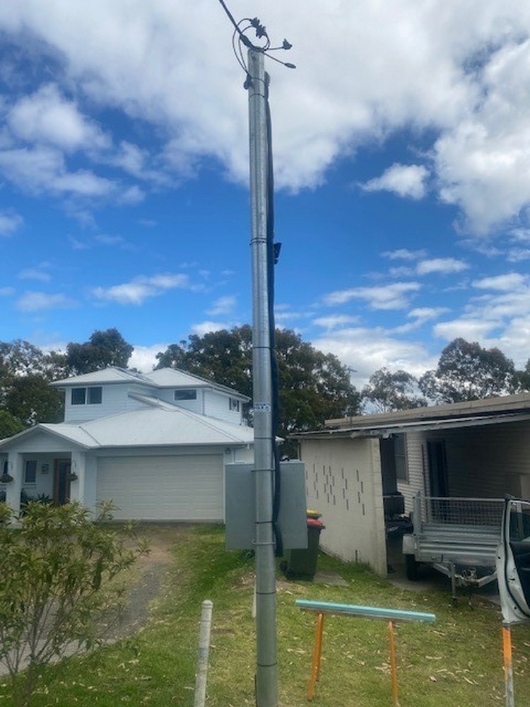 temp-builders-1 Temporary builders service – steel pole