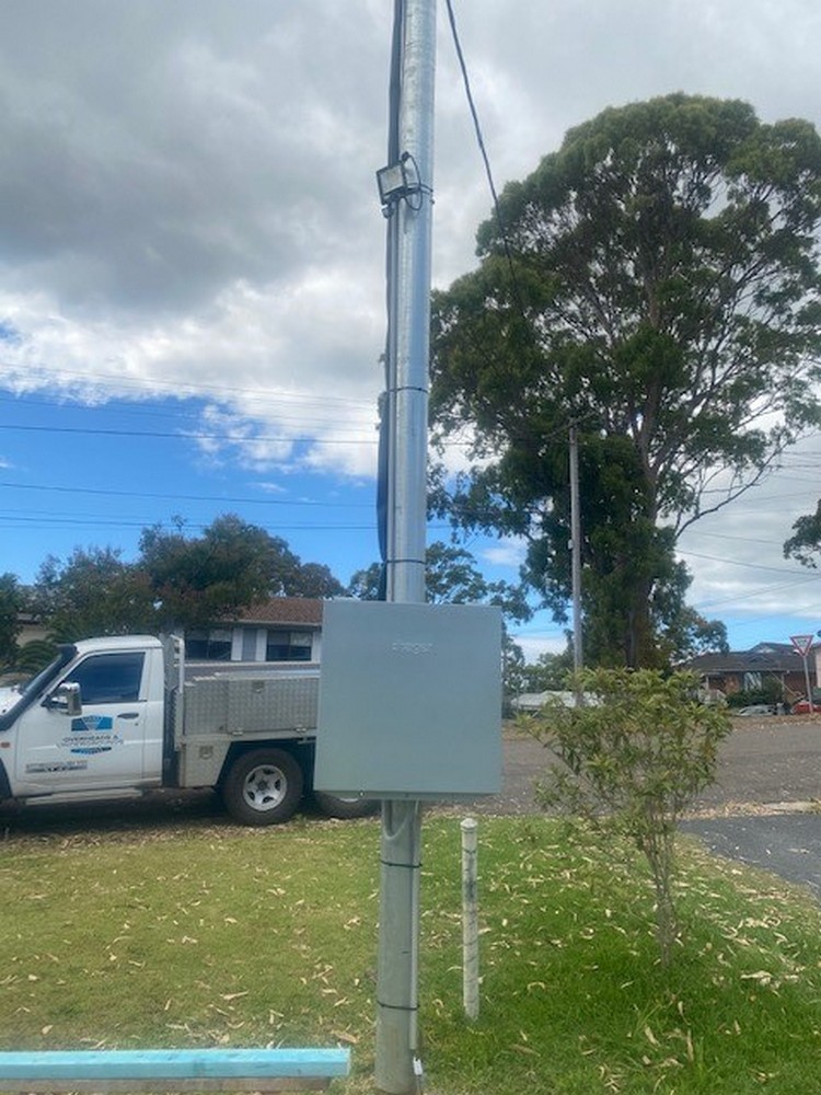temp-builders-2 Temporary builders service – steel pole